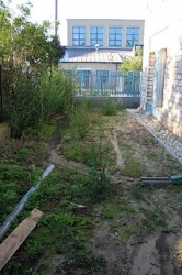 Oldalsó kert az építés előtt (3)